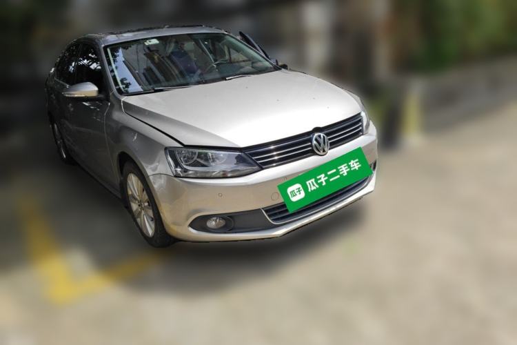 Used Volkswagen Sagitar 2014 Revised Version 1.4TSI Automatic Luxury Edition Front Right 45 Deg