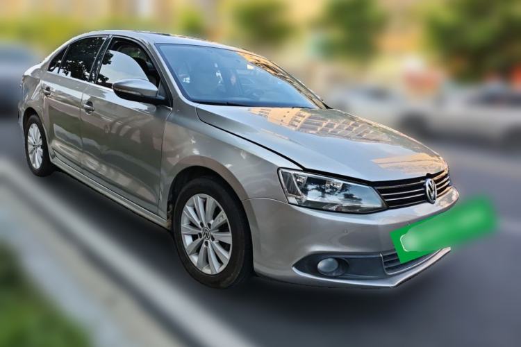 Used Volkswagen Sagitar 2014 Revised Version 1.4TSI Automatic Luxury Edition Front Right 45 Deg