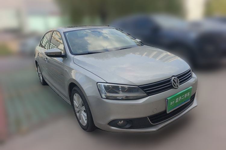 Used Volkswagen Sagitar 2014 Revised Version 1.6L Automatic Leading Edition Front Right 45 Deg