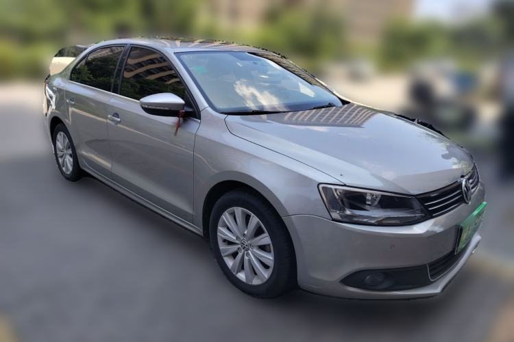 Used Volkswagen Sagitar 2014 Revised Version 1.4TSI Automatic Luxury Edition Front Right 45 Deg