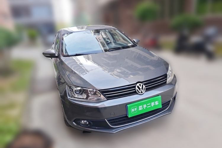 Used Volkswagen Sagitar 2014 1.4TSI Automatic Luxury Model Front Right 45 Deg
