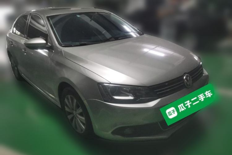 Used Volkswagen Sagitar 2014 1.4TSI Manual Luxury Model Front Right 45 Deg