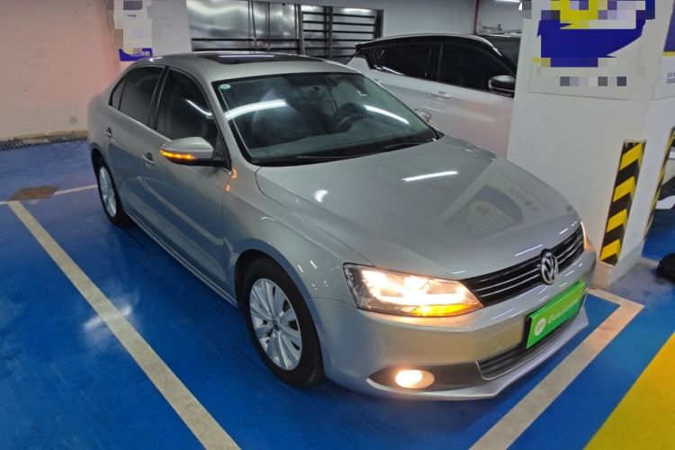 Used Volkswagen Sagitar 2014 Revised Version 1.6L Manual Comfort Edition Front Right 45 Deg