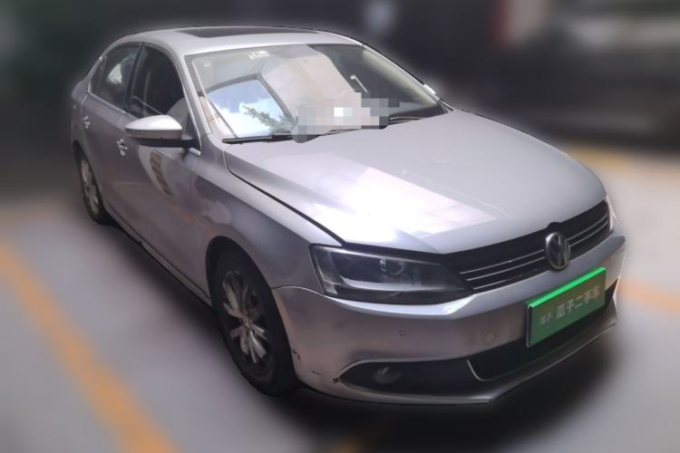 Used Volkswagen Sagitar 2014 1.4TSI Manual Luxury Model Front Right 45 Deg
