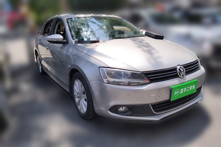 Used Volkswagen Sagitar 2014 1.4TSI Manual Luxury Model Front Right 45 Deg