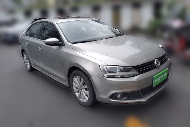 Used Volkswagen Sagitar 2014 1.4TSI Automatic Luxury Model Front Right 45 Deg