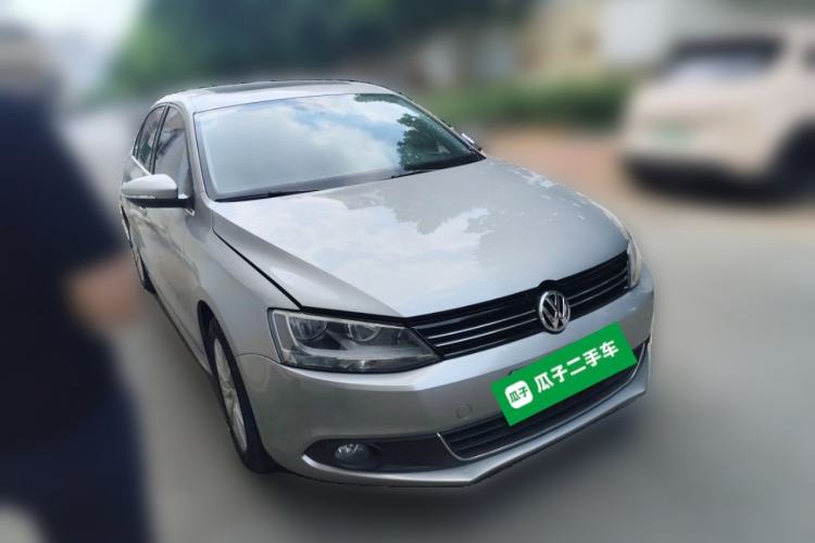 Used Volkswagen Sagitar 2014 Revised Version 1.6L Automatic Leading Edition Front Right 45 Deg