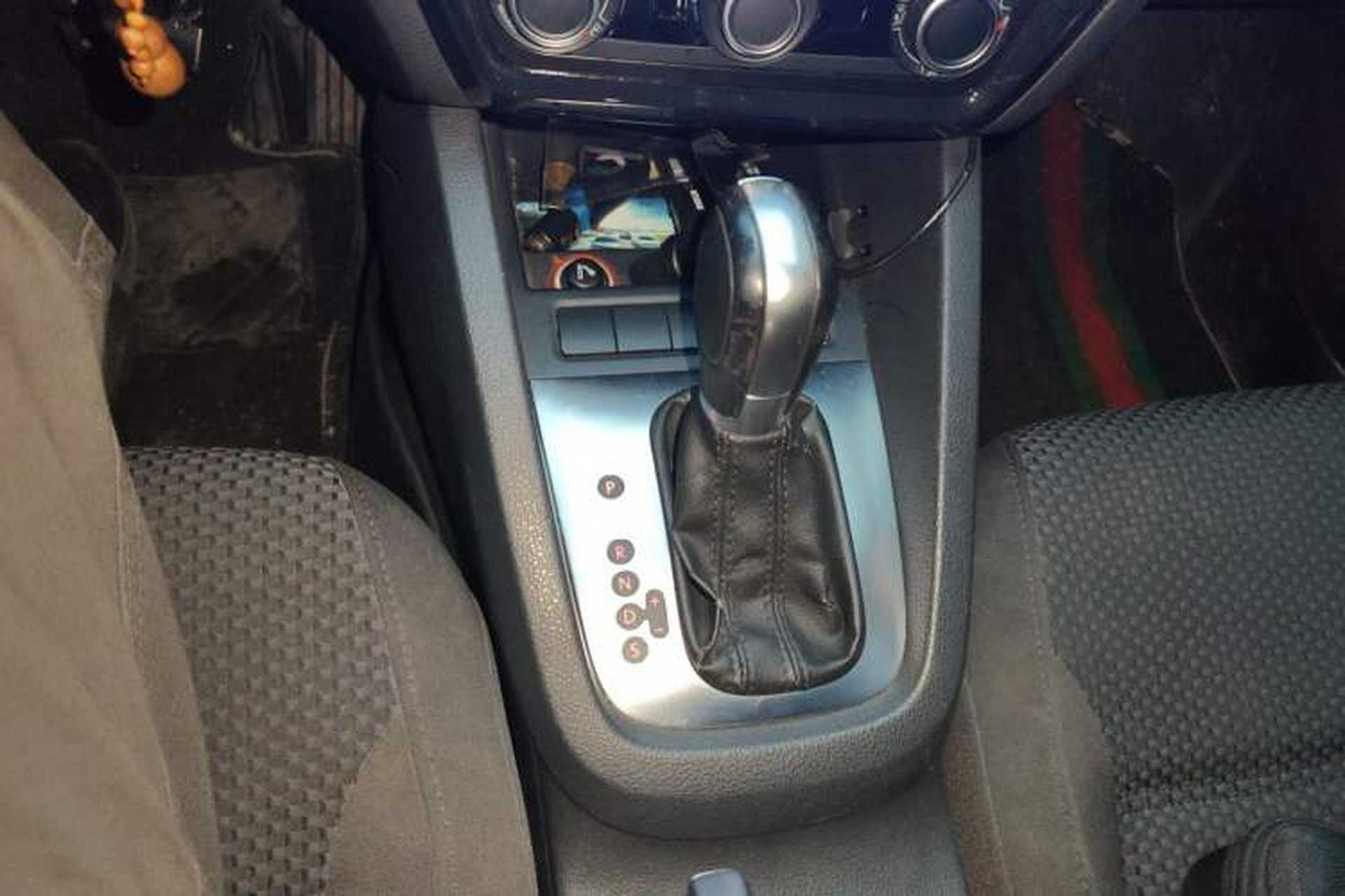 Used Volkswagen Sagitar 2014 Revised Version 1.6L Automatic Leading Edition Gear Lever