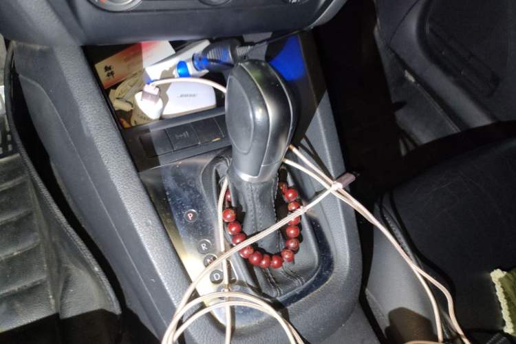 Used Volkswagen Sagitar 2014 1.6L Automatic Fashion Model Gear Lever