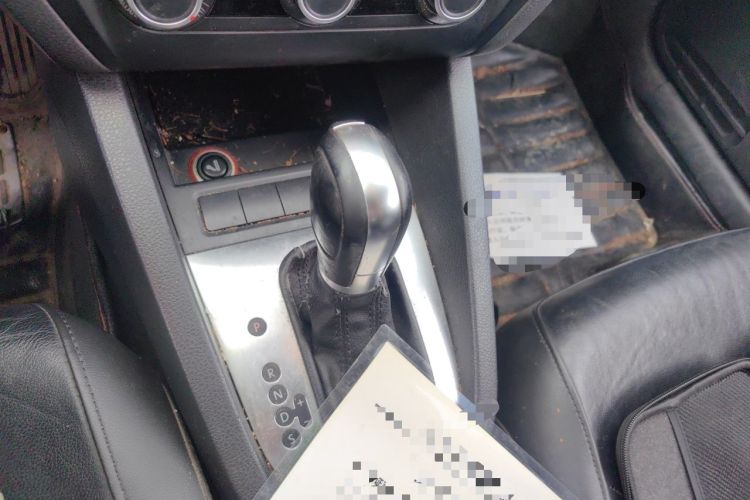 Used Volkswagen Sagitar 2014 Revised Version 1.6L Automatic Comfort Edition Gear Lever
