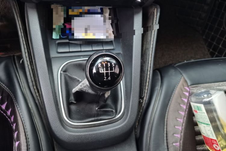 Used Volkswagen Sagitar 2014 Revised Version 1.6L Manual Comfort Edition Gear Lever