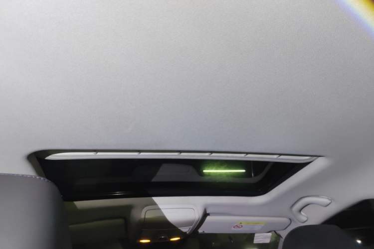 Used Volkswagen Sagitar 2014 Revised Version 1.4TSI Manual Luxury Edition Headliner