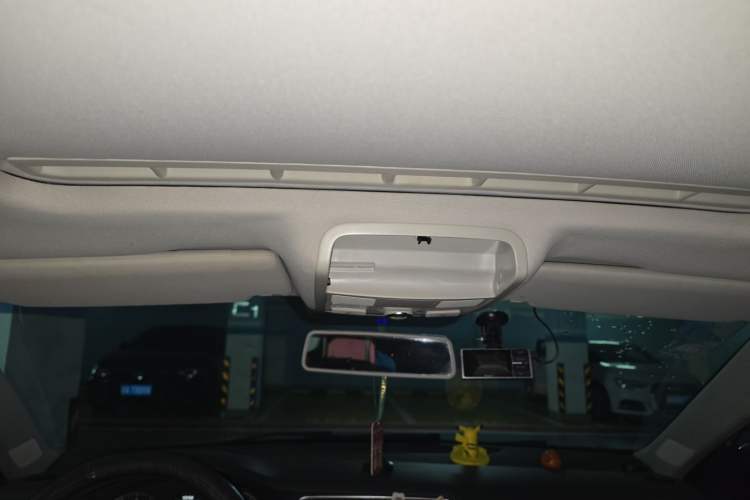 Used Volkswagen Sagitar 2014 1.4TSI Automatic Luxury Model Headliner