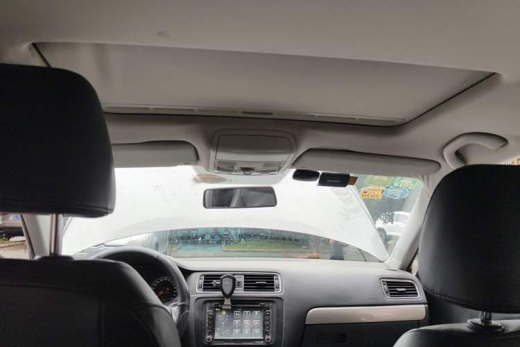 Used Volkswagen Sagitar 2014 1.6L Automatic Comfort Model Headliner