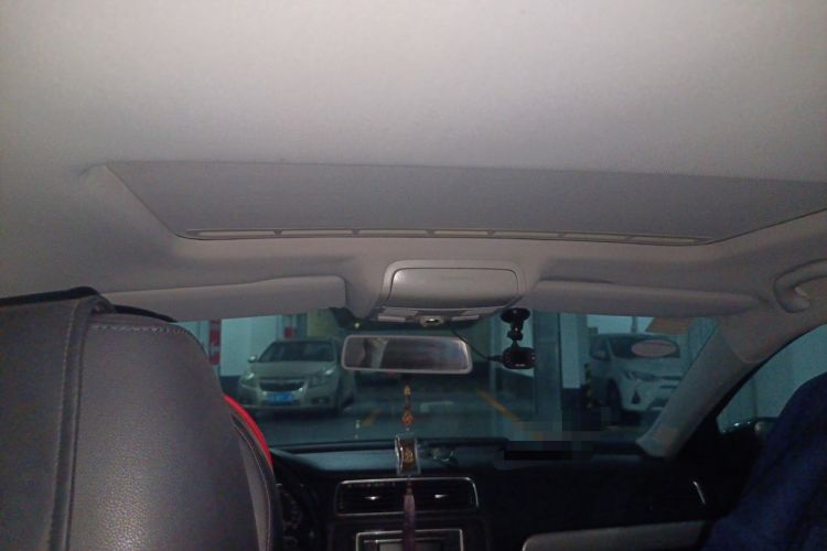 Used Volkswagen Sagitar 2014 1.4TSI Manual Luxury Model Headliner
