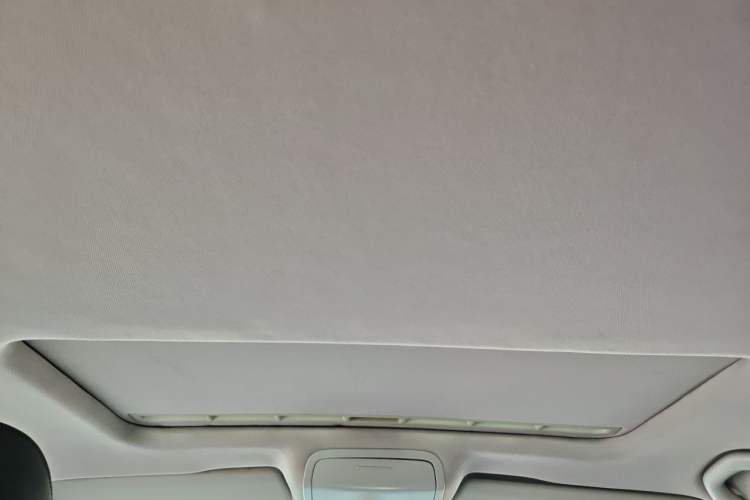 Used Volkswagen Sagitar 2014 Revised Version 1.4TSI Automatic Luxury Edition Headliner