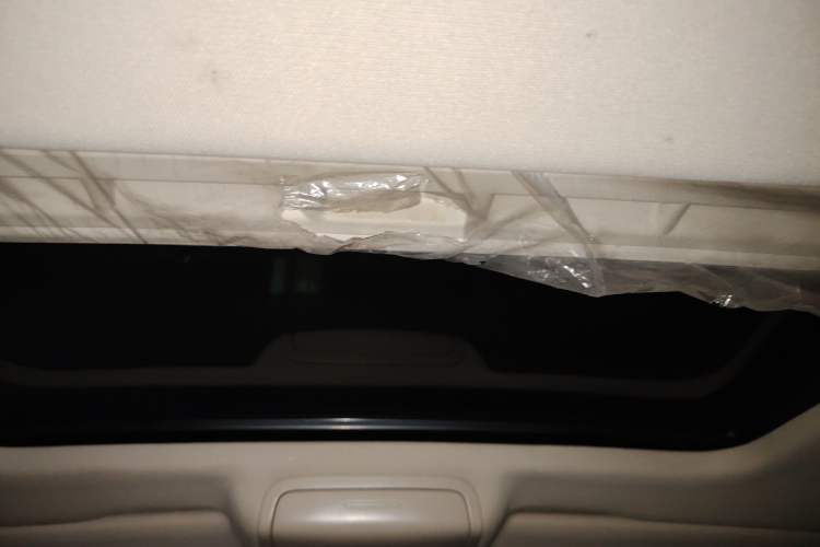 Used Volkswagen Sagitar 2014 1.6L Manual Comfort Model Headliner