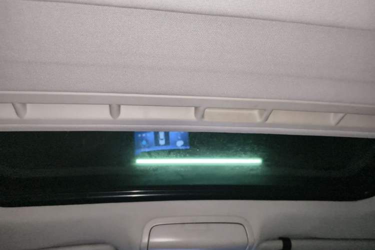 Used Volkswagen Sagitar 2014 Revised Version 1.4TSI Manual Luxury Edition Headliner