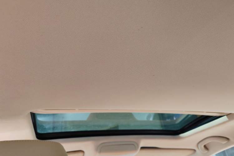 Used Volkswagen Sagitar 2014 1.4TSI Automatic Luxury Model Headliner