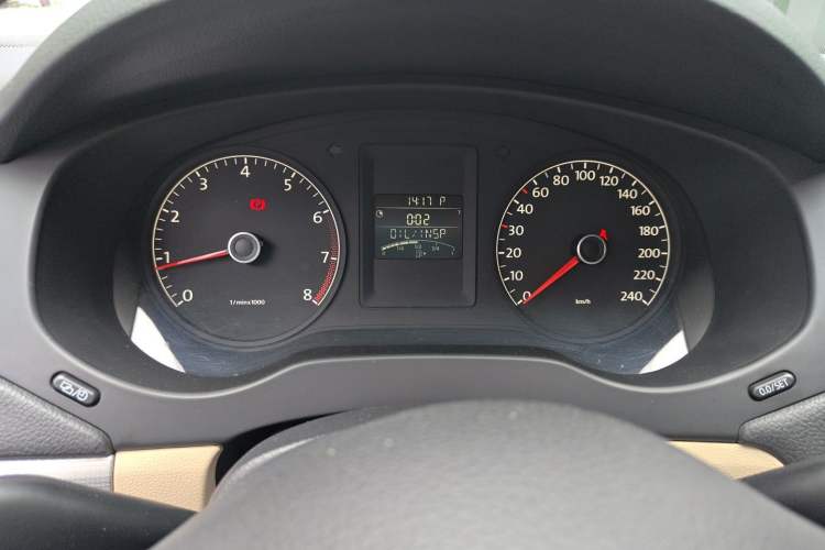 Used Volkswagen Sagitar 2014 Revised Version 1.6L Automatic Comfort Edition Instrument Cluster