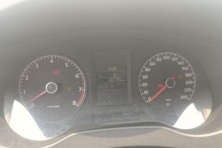 Used Volkswagen Sagitar 2014 Revised Version 1.6L Manual Comfort Edition Instrument Cluster