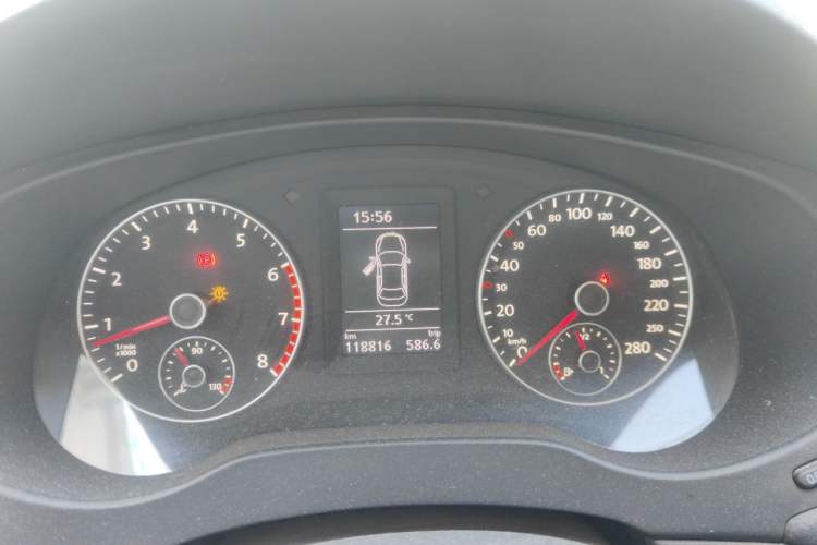 Used Volkswagen Sagitar 2014 1.4TSI Manual Luxury Model Instrument Cluster