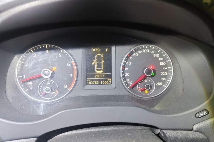 Used Volkswagen Sagitar 2014 Revised Version 1.4TSI Automatic Luxury Edition Instrument Cluster