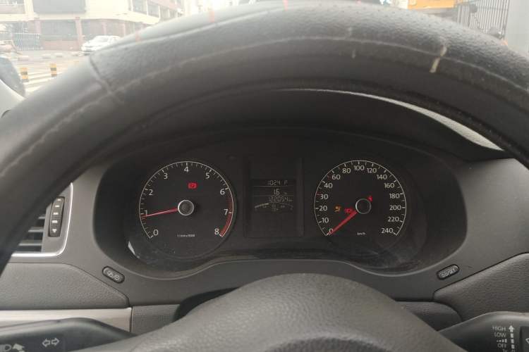 Used Volkswagen Sagitar 2014 Revised Version 1.6L Automatic Fashionable Style Instrument Cluster