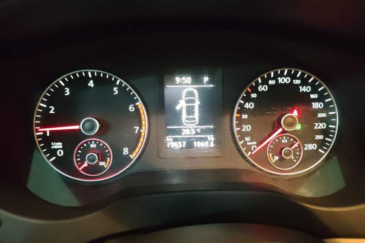 Used Volkswagen Sagitar 2014 Revised Version 1.4TSI Automatic Luxury Edition Instrument Cluster