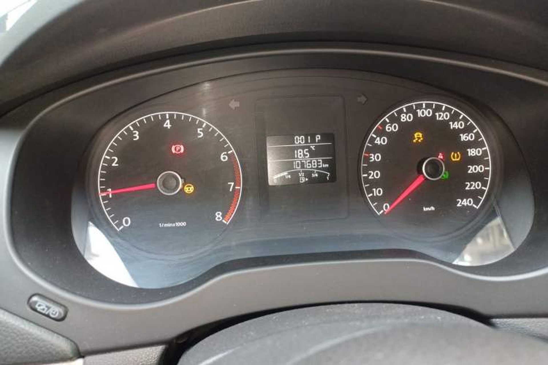 Used Volkswagen Sagitar 2014 1.6L Automatic Comfort Model Instrument Cluster