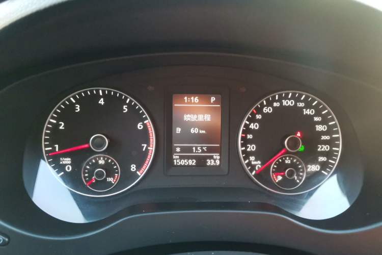Used Volkswagen Sagitar 2014 1.4TSI Automatic Luxury Model Instrument Cluster