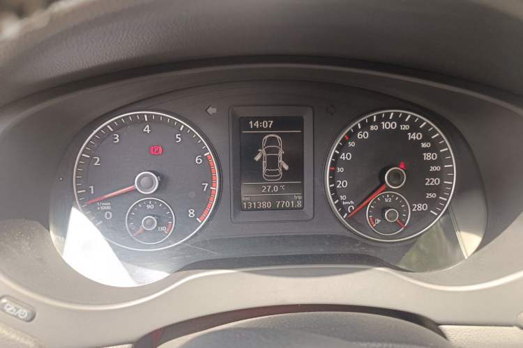 Used Volkswagen Sagitar 2014 1.4TSI Manual Luxury Model Instrument Cluster