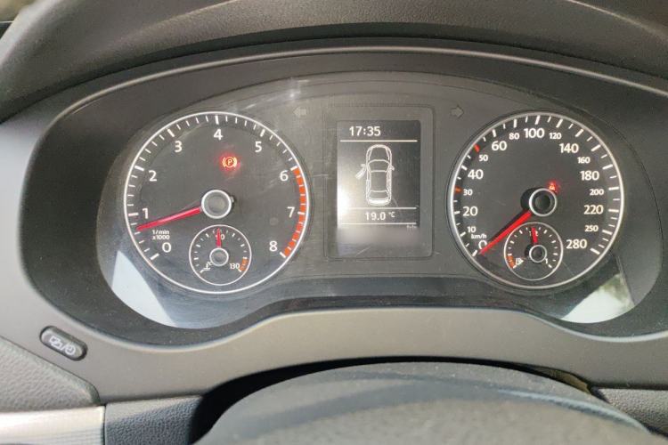 Used Volkswagen Sagitar 2014 1.4TSI Manual Luxury Model Instrument Cluster