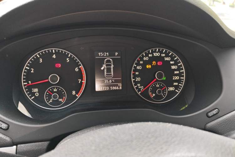 Used Volkswagen Sagitar 2014 Revised Version 1.4TSI Automatic Luxury Edition Instrument Cluster