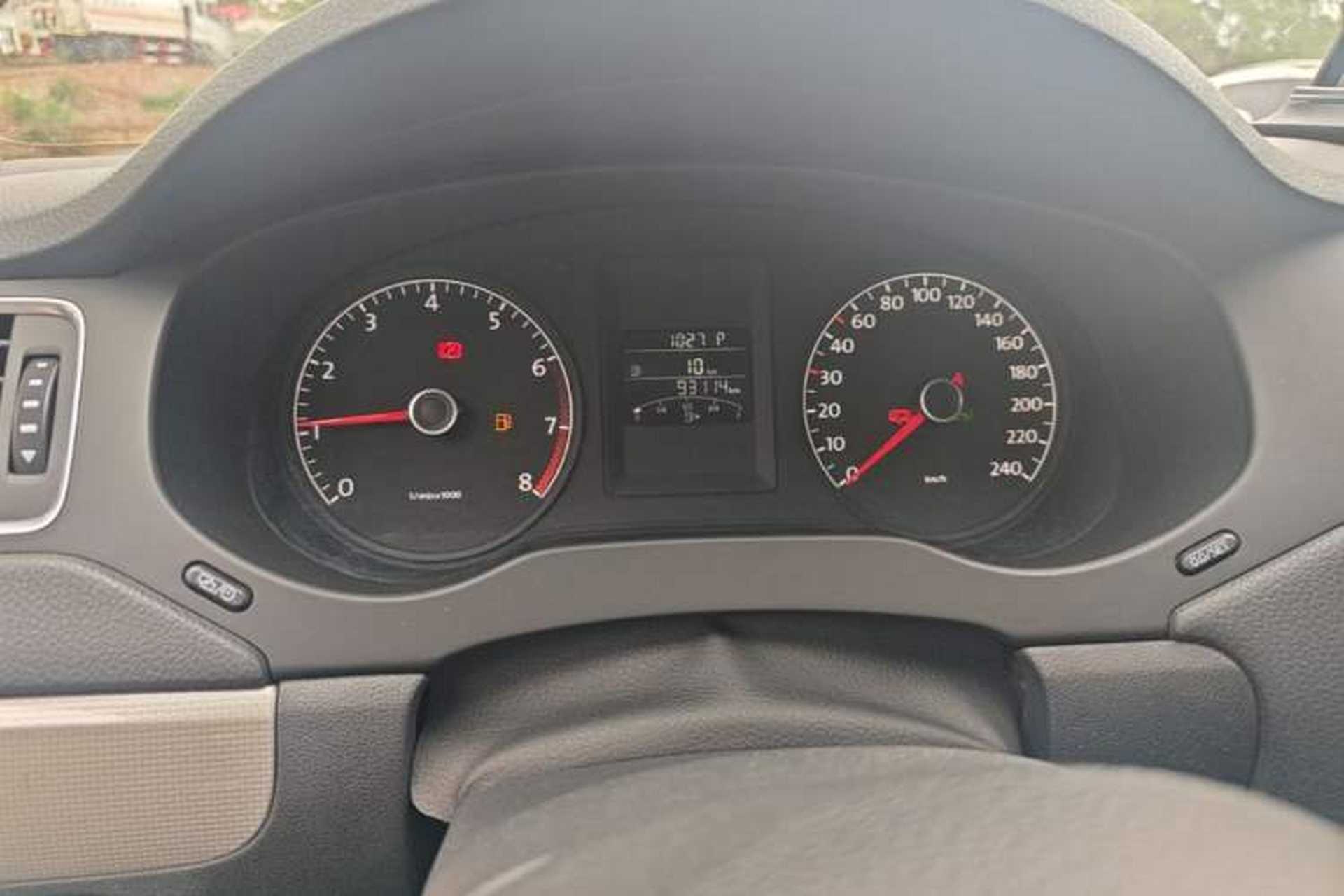 Used Volkswagen Sagitar 2014 Revised Version 1.6L Automatic Comfort Edition Instrument Cluster