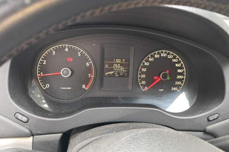 Used Volkswagen Sagitar 2014 Revised Version 1.6L Automatic Comfort Edition Instrument Cluster