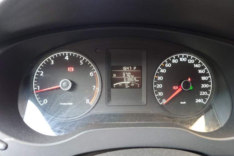 Used Volkswagen Sagitar 2014 1.6L Automatic Comfort Model Instrument Cluster