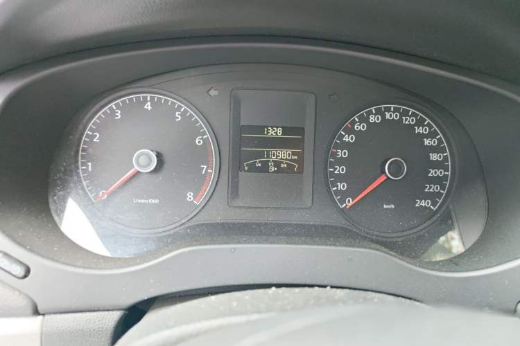 Used Volkswagen Sagitar 2014 Revised Version 1.6L Automatic Comfort Edition Instrument Cluster