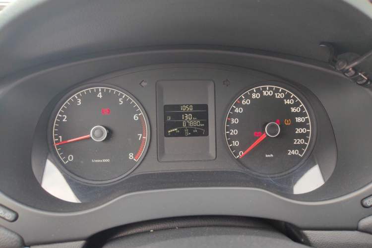 Used Volkswagen Sagitar 2014 1.6L Manual Comfort Model Instrument Cluster