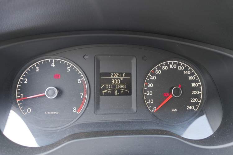 Used Volkswagen Sagitar 2014 Revised Version 1.6L Automatic Comfort Edition Instrument Cluster