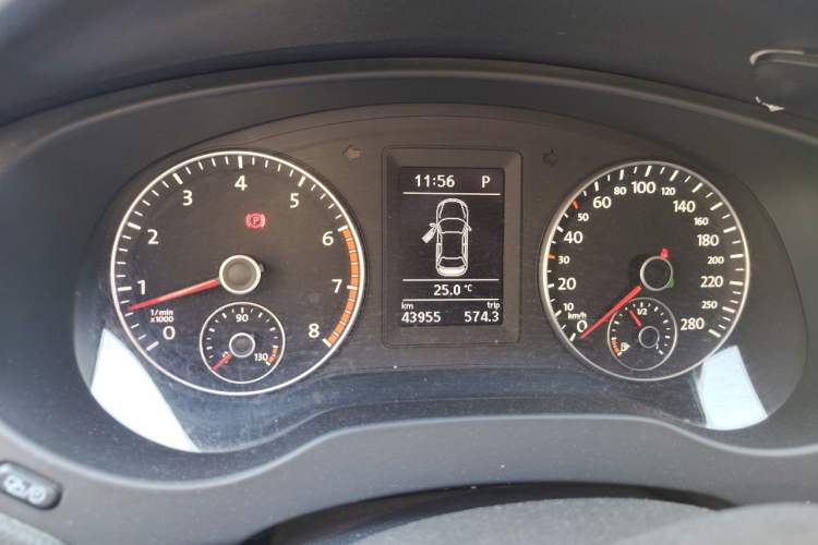 Used Volkswagen Sagitar 2014 Revised Version 1.4TSI Automatic Luxury Edition Instrument Cluster