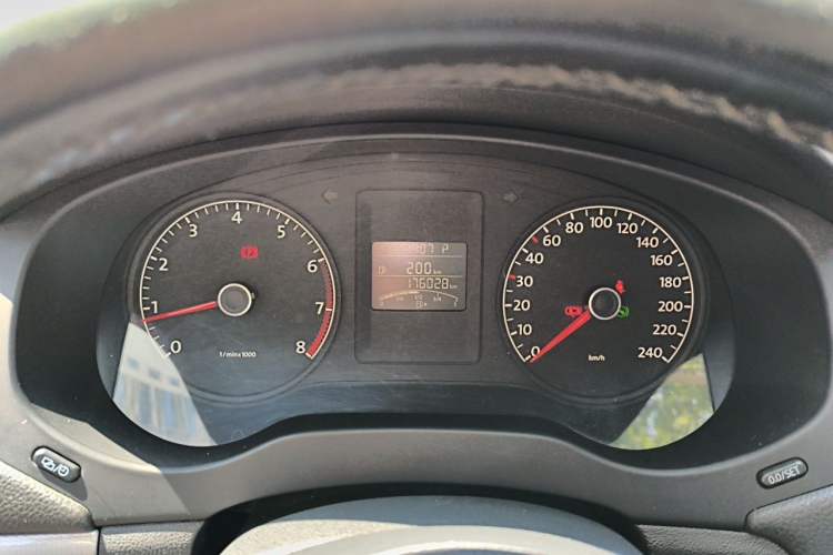 Used Volkswagen Sagitar 2014 Revised Version 1.6L Automatic Comfort Edition Instrument Cluster
