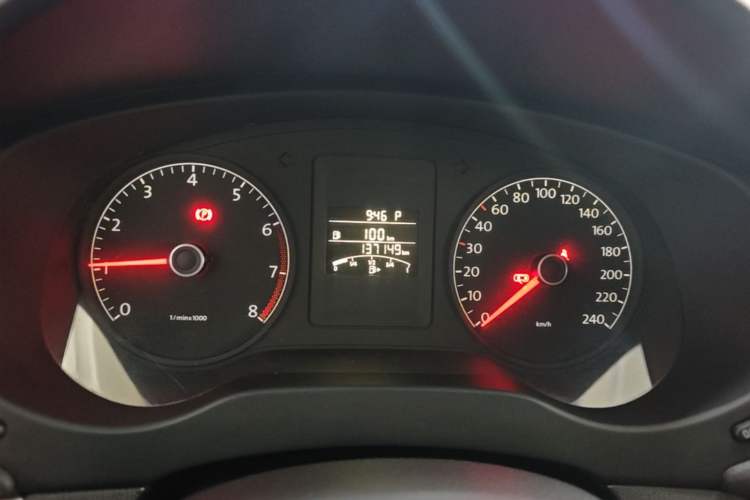 Used Volkswagen Sagitar 2014 Revised Version 1.6L Automatic Comfort Edition Instrument Cluster