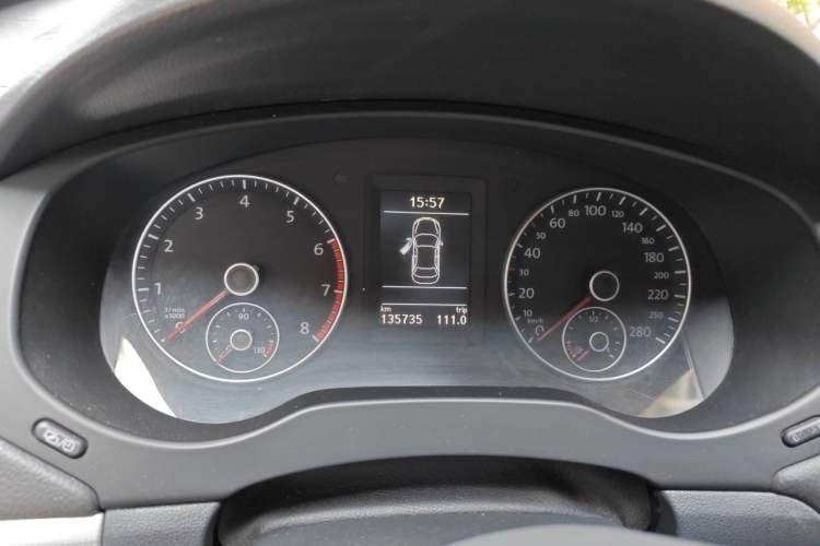 Used Volkswagen Sagitar 2014 1.4TSI Automatic Luxury Model Instrument Cluster