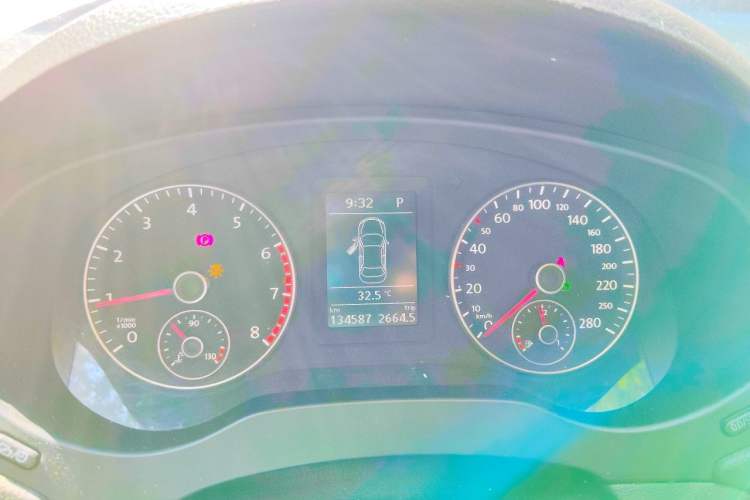 Used Volkswagen Sagitar 2014 Revised Version 1.4TSI Automatic Luxury Edition Instrument Cluster