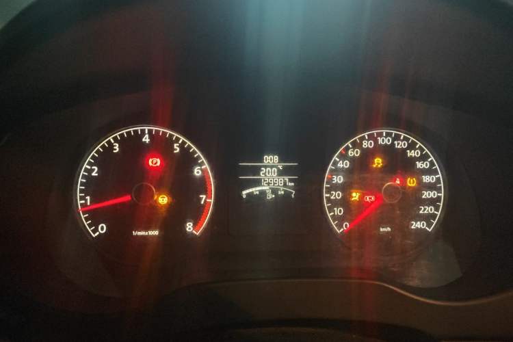 Used Volkswagen Sagitar 2014 1.6L Manual Comfort Model Instrument Cluster