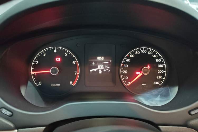 Used Volkswagen Sagitar 2014 Revised Version 1.6L Manual Comfort Edition Instrument Cluster