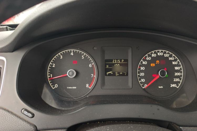 Used Volkswagen Sagitar 2014 Revised Version 1.6L Automatic Comfort Edition Instrument Cluster