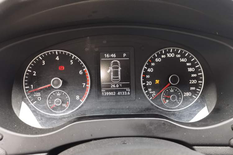 Used Volkswagen Sagitar 2014 1.4TSI Automatic Luxury Model Instrument Cluster