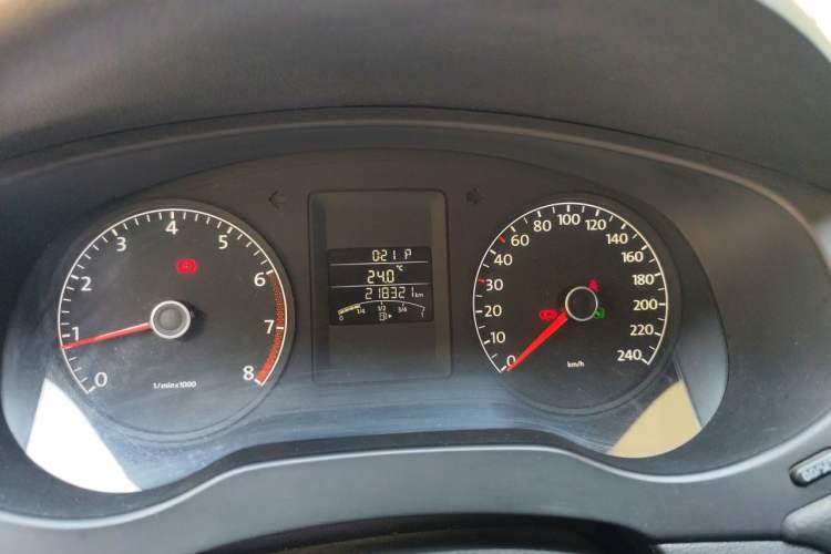 Used Volkswagen Sagitar 2014 Revised Version 1.6L Automatic Leading Edition Instrument Cluster